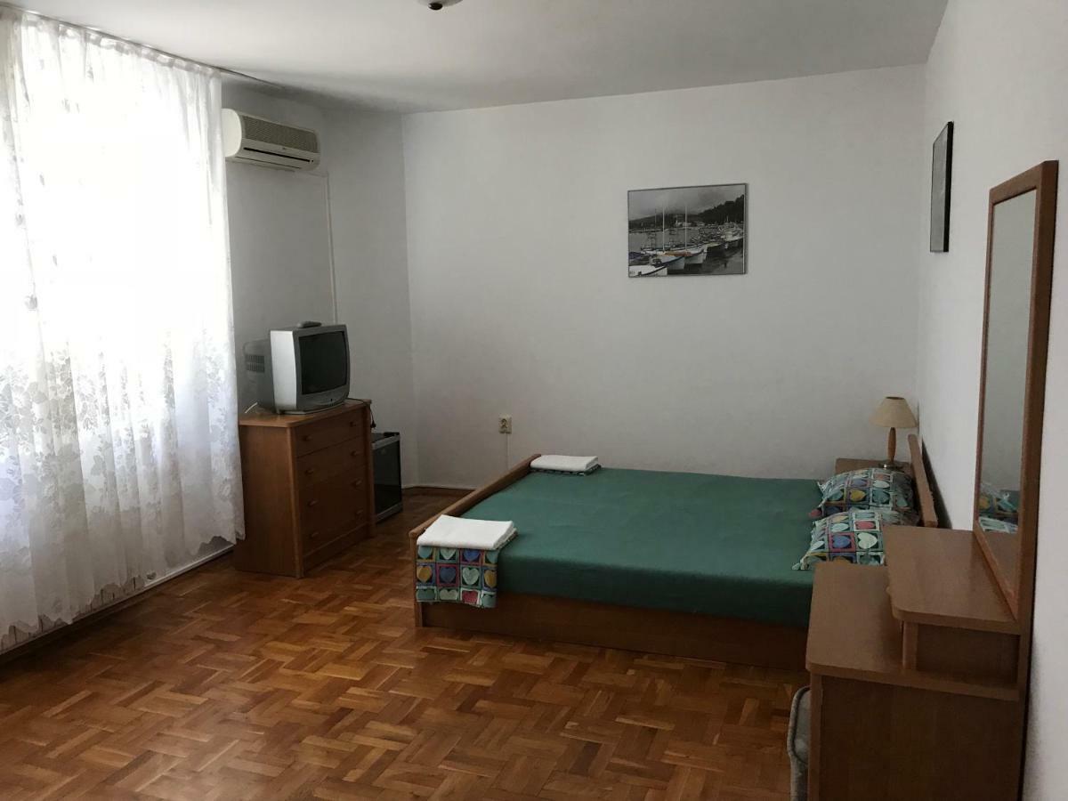 Milena'S House Hotel Burgas Ngoại thất bức ảnh